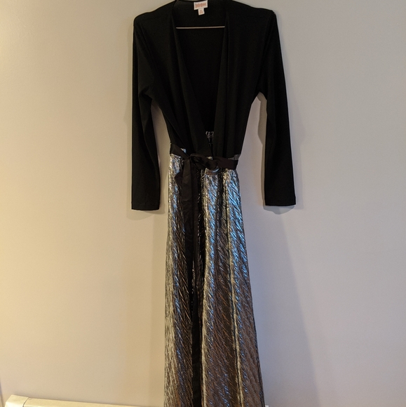 Deann gown - Picture 1 of 2